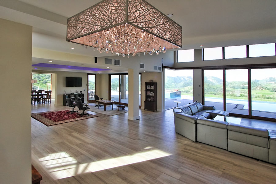 Contemporary home in Ventura County